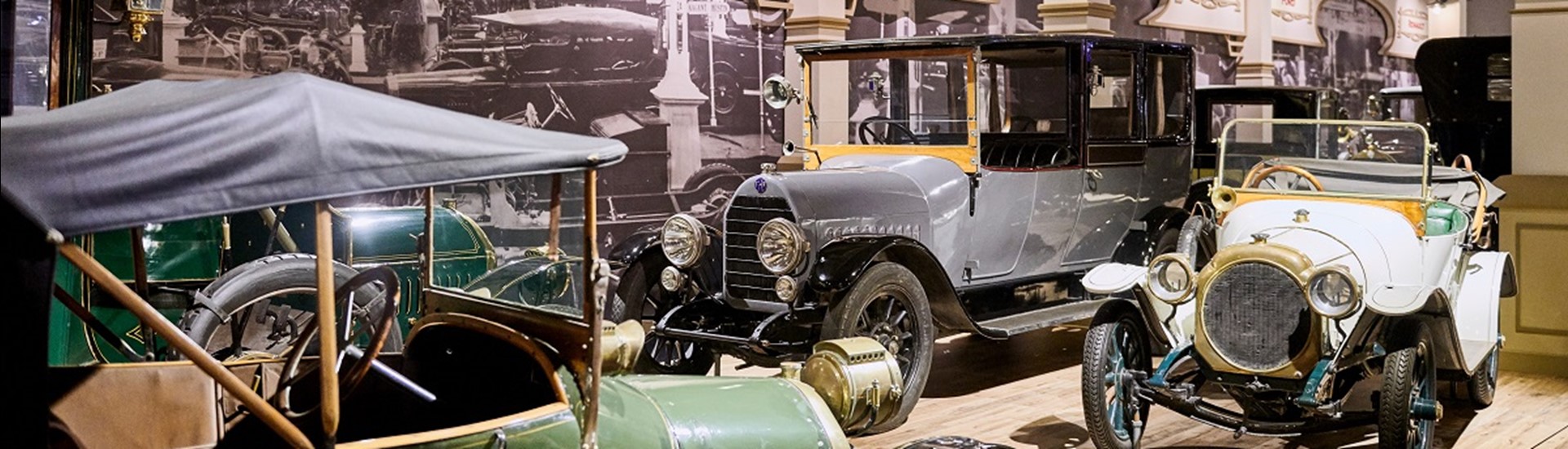 Take a walk through car tech history at Autoworld Brussels